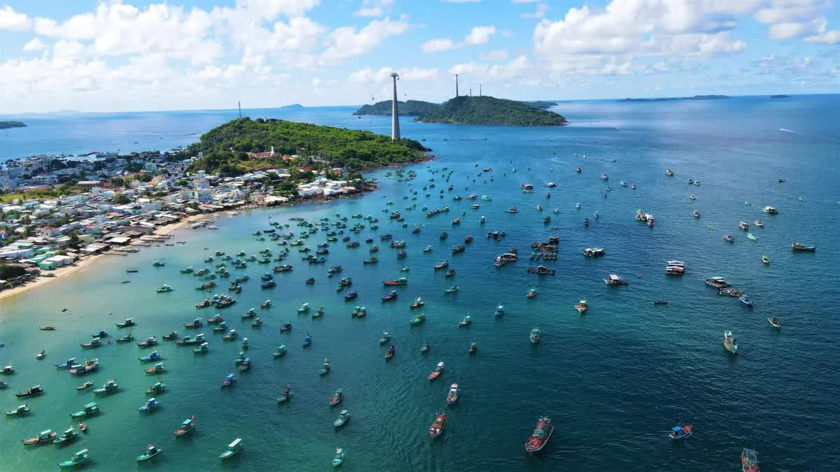 Thành phố đảo đầu tiên của Việt Nam dự kiến sẽ trở thành 2 đặc khu sau sáp nhập- Ảnh 2. Thành phố đảo đầu tiên của Việt Nam dự kiến sẽ trở thành 2 đặc khu sau sáp nhập- Ảnh 2.