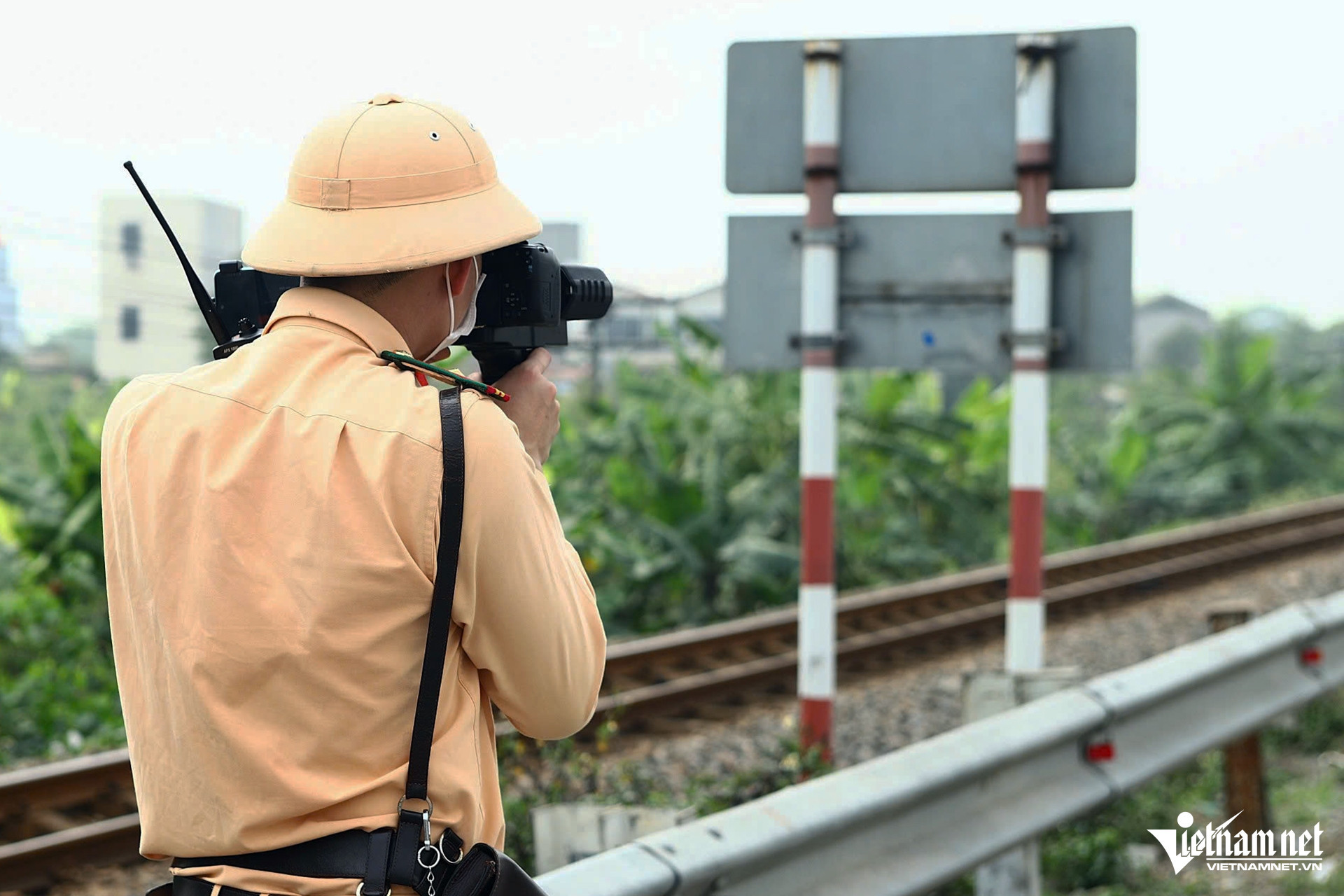 W-bắntốcđộ.jpg