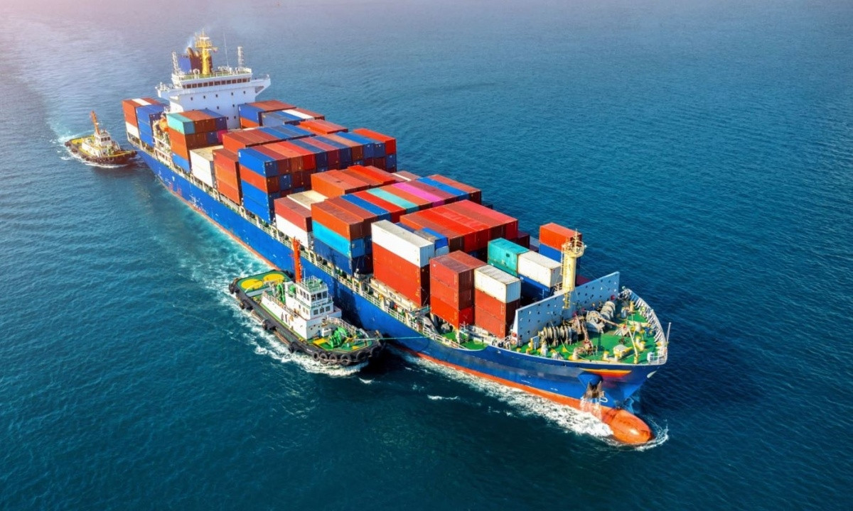 Cơn sốt vận tải do lo ngại thuế quan tại Mỹ: Lợi nhuận trước mắt, suy thoái đang tới gần