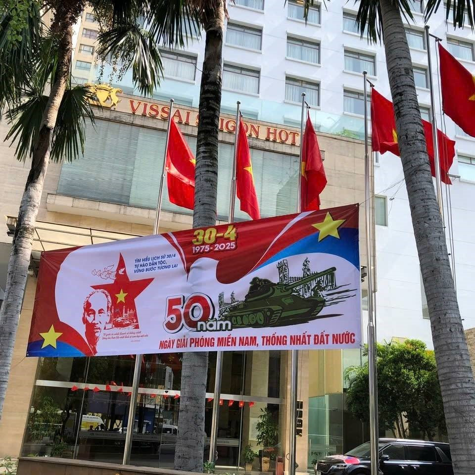 TP. Hồ Chí Minh đón 1,95 triệu lượt khách trong 5 ngày lễ, lập kỷ lục về doanh thu, ước đạt 7.138 tỷ đồng - ảnh 2