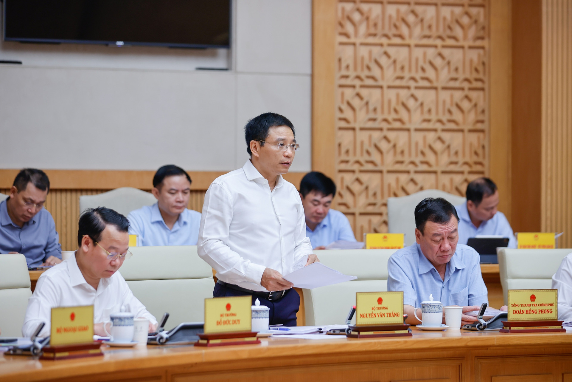 Nền kinh tế tiếp tục đà tăng trưởng- Ảnh 1. Nền kinh tế tiếp tục đà tăng trưởng- Ảnh 1.