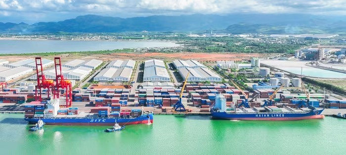 Thành phố sau sáp nhập lớn nhất Việt Nam làm dự án tuyến luồng cửa biển 8.500 tỷ đón tàu khổng lồ 50.000 tấn- Ảnh 1. Thành phố sau sáp nhập lớn nhất Việt Nam làm dự án tuyến luồng cửa biển 8.500 tỷ đón tàu khổng lồ 50.000 tấn- Ảnh 1.