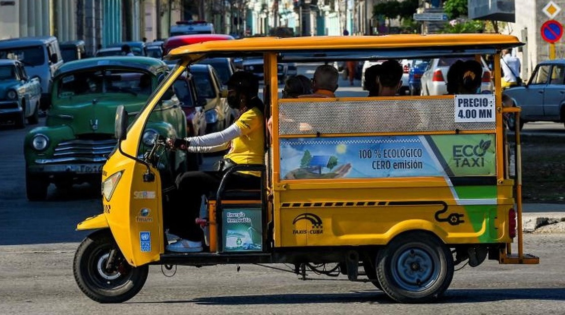 Khi xăng dầu khan hiếm, Cuba chuyển mình xanh hơn với phương tiện không phát thải