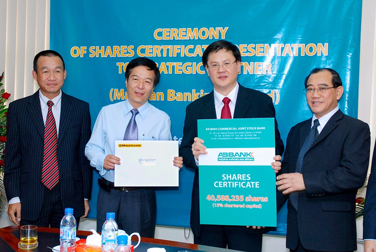 ABBANK và Maybank: Thương vụ bền chặt hay 'món nợ' dằng dặc?
