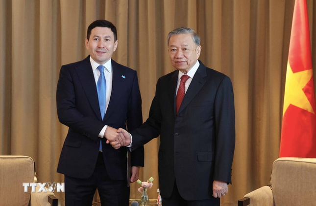 Tổng Bí thư Tô Lâm dự duyệt binh kỷ niệm Chiến thắng phát-xít tại Kazakhstan ảnh 3