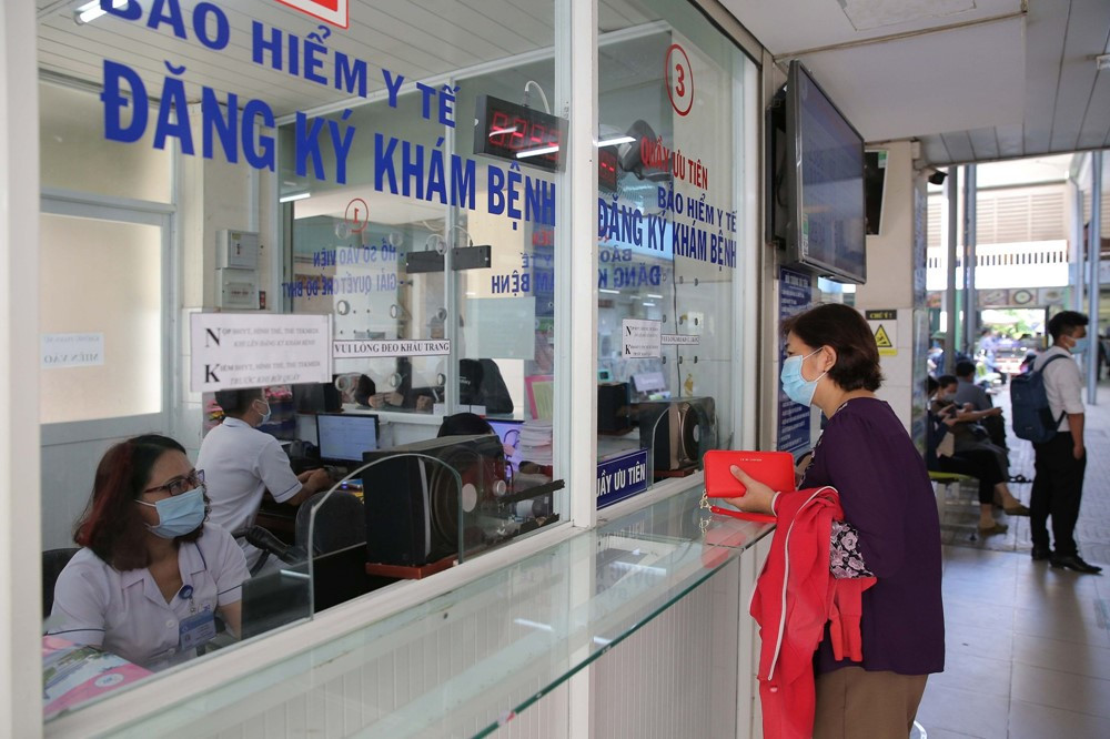 Gian lận trong sử dụng thẻ BHYT bị phạt ít nhất 40 triệu đồng, người dân chú ý ngay! - ảnh 2