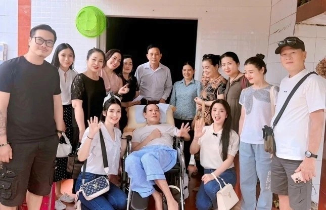 Diễn viên Thái Hòa bị đột quỵ, liệt nửa người - ảnh 2