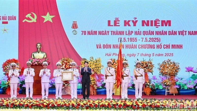 Hôm nay, Chủ tịch nước trao huân chương Hồ Chí Minh tặng Quân chủng Hải quân, ghi nhận công lao đặc biệt xuất sắc - ảnh 2