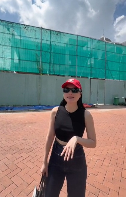 ‘Nữ đại gia quận 7’ Đoàn Di Băng xây lâu đài 400 tỷ sau 4 năm vẫn chưa hoàn thiện, đang ở tạm trong biệt thự 300m2- Ảnh 2. ‘Nữ đại gia quận 7’ Đoàn Di Băng xây lâu đài 400 tỷ sau 4 năm vẫn chưa hoàn thiện, đang ở tạm trong biệt thự 300m2- Ảnh 2.