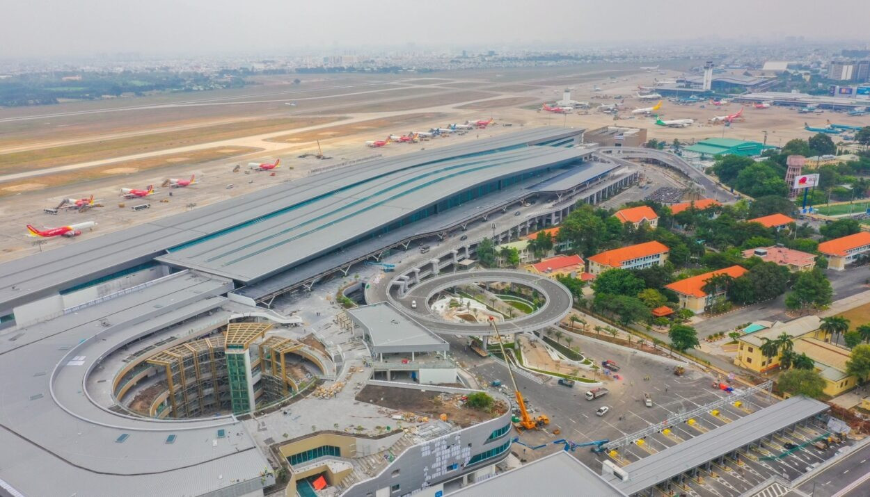 Phó Thủ tướng ra chỉ đạo làm rõ phương án kết nối 2 sân bay lớn nhất Việt Nam- Ảnh 2. Phó Thủ tướng ra chỉ đạo làm rõ phương án kết nối 2 sân bay lớn nhất Việt Nam- Ảnh 2.