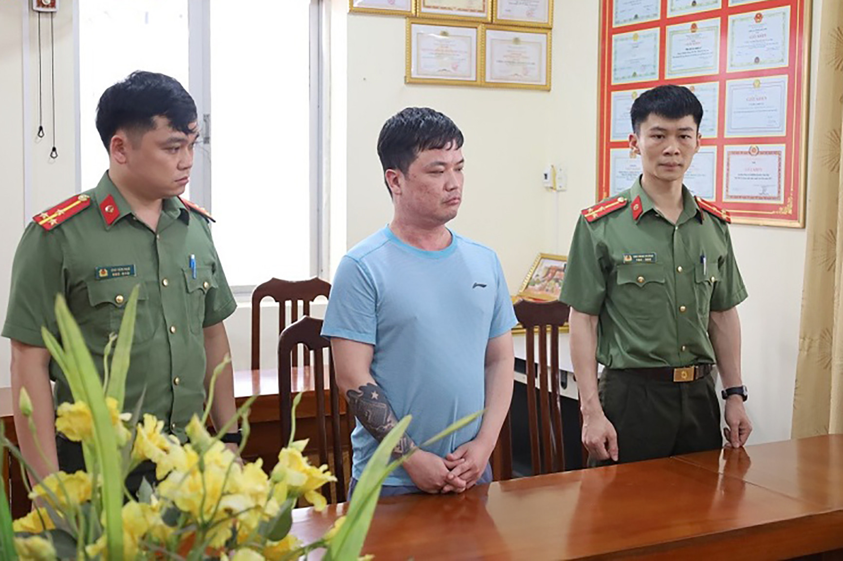 khởi tố.jpg