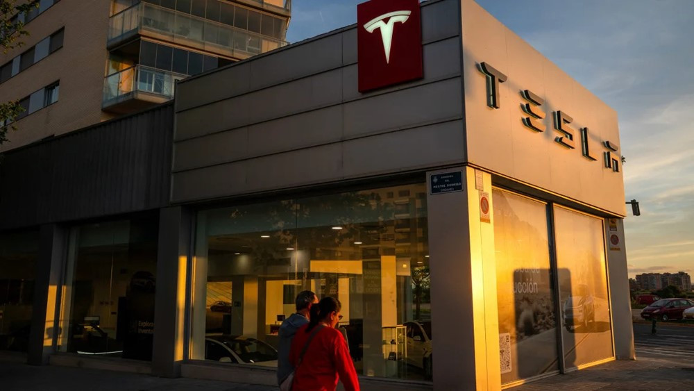 Buồn của Elon Musk: Tesla bất ngờ bị 2 hãng xe Trung Quốc ‘vô danh’ vượt mặt, gặp khủng hoảng nghiêm trọng tại châu Âu - ảnh 1