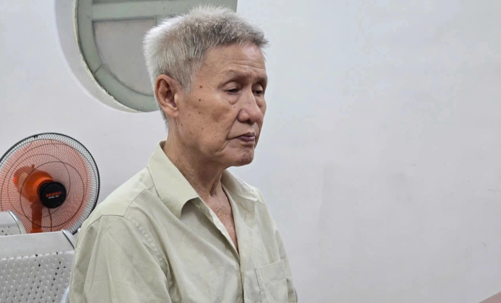 Nguyễn Tấn Phát, 69 tuổi ‘hiếp dâm’ học trò 12 tuổi lãnh hơn 7 năm tù - ảnh 1