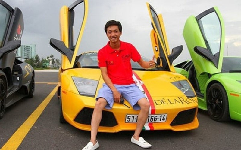 Tay chơi siêu xe nổi tiếng nhất Việt Nam, có mẹ là 'người đàn bà thép' của ngành BĐS nhưng cuộc sống không hào nhoáng như tin đồn - ảnh 1