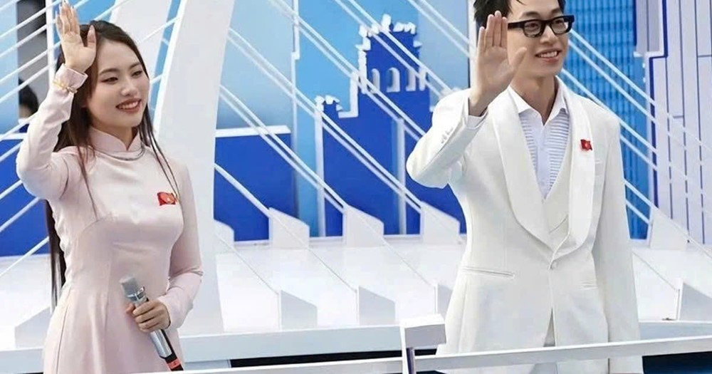 Con nuôi Quang Lê 14 tuổi kiếm 140 triệu/show, 19 tuổi làm Chủ tịch công ty riêng, được 'chọn mặt gửi vàng' để biểu diễn trong Lễ Kỷ niệm 50 năm Giải phóng miền Nam, thống nhất đất nước - ảnh 8