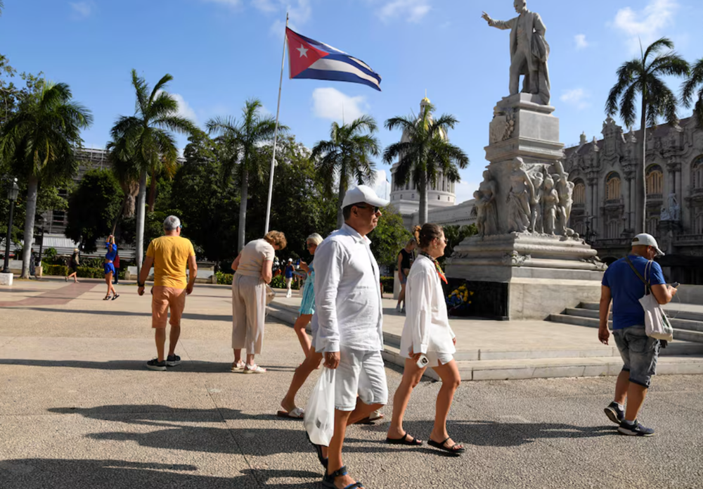 Khách Trung Quốc mang hy vọng hồi sinh ngành du lịch Cuba - ảnh 1