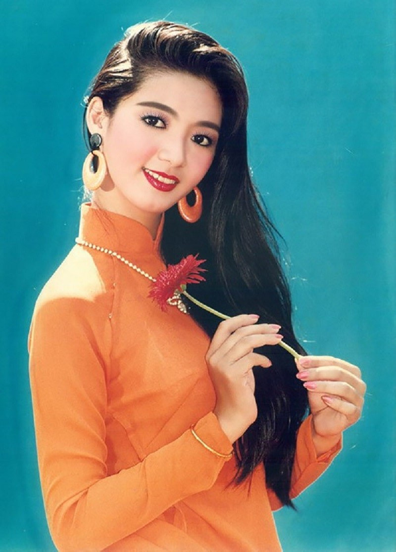 Nữ hoàng ảnh lịch nức tiếng một thời, là hoa hậu điện ảnh nhưng bỏ showbiz lấy chưởng môn phái Vịnh Xuân Nam Anh, tuổi 50 làm giám đốc, sống độc thân - ảnh 1