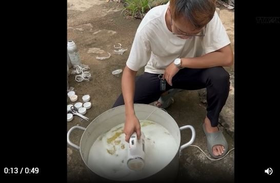 Khởi tố 3 đối tượng sản xuất hàng chục ngàn chai nước hoa 'Made in Dubai' bằng máy đánh trứng, lượng đã tiêu thụ tới 50 tỷ đồng