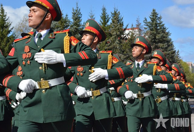 Quân đội Nga duyệt binh hoành tráng trên Quảng trường Đỏ ảnh 14
