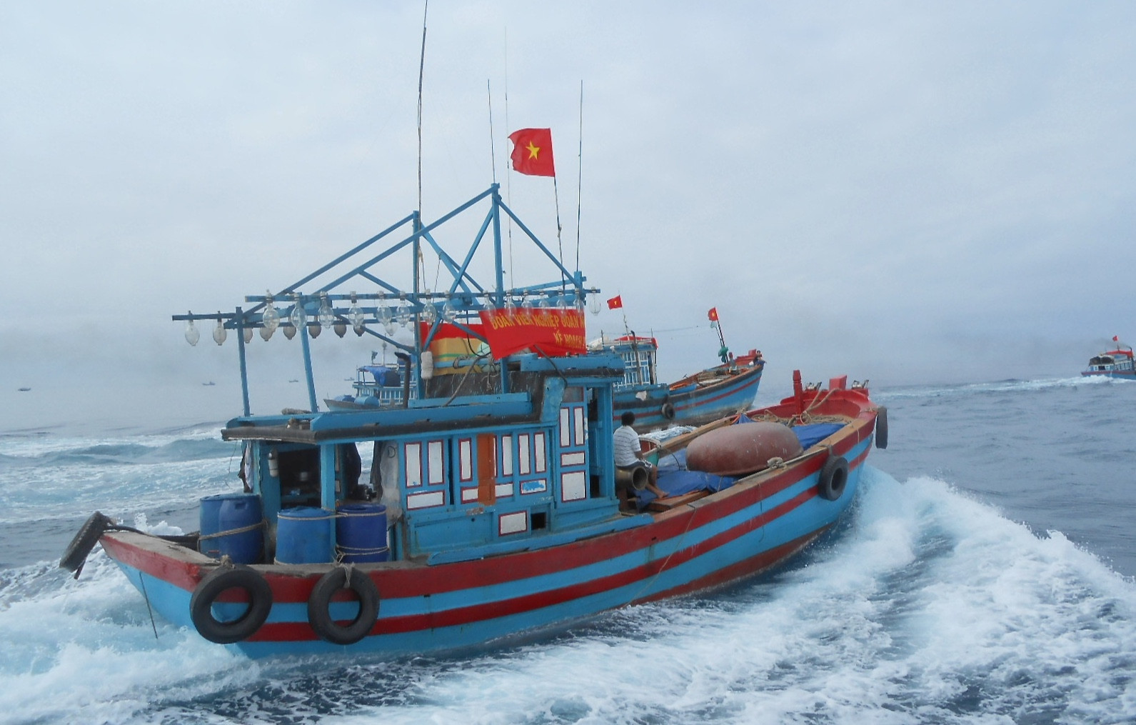 ngu dan quang ngai quyet tam bam bien hoang sa anh nldo e0ae76ea91e34288aa17747f1f82c0aa.jpg