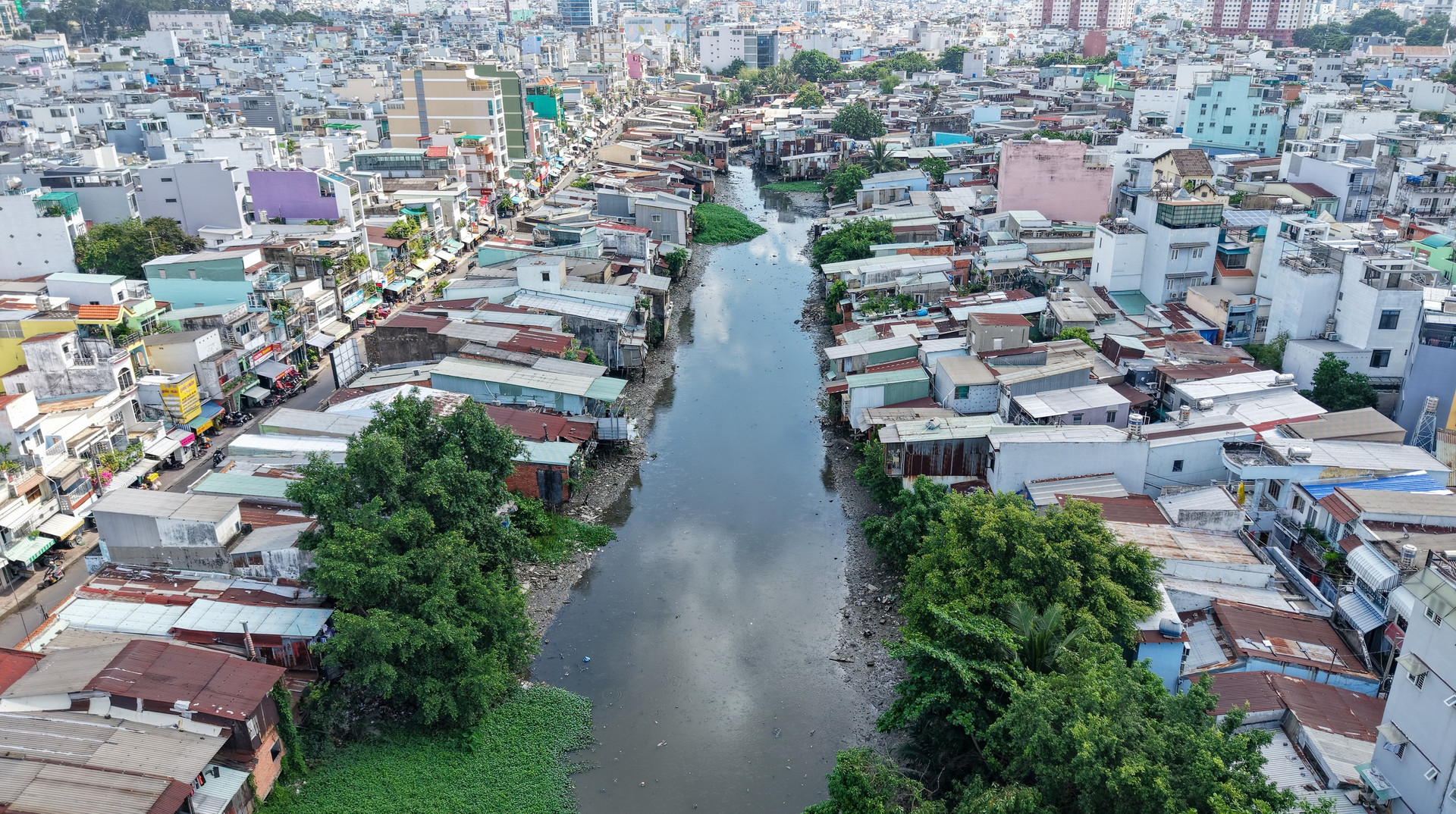 Hôm nay, khởi công dự án 17.000 tỷ 'gột rửa' con rạch ô nhiễm nhất TP. HCM sau 6 lần đội vốn- Ảnh 2. Hôm nay, khởi công dự án 17.000 tỷ 'gột rửa' con rạch ô nhiễm nhất TP. HCM sau 6 lần đội vốn- Ảnh 2.