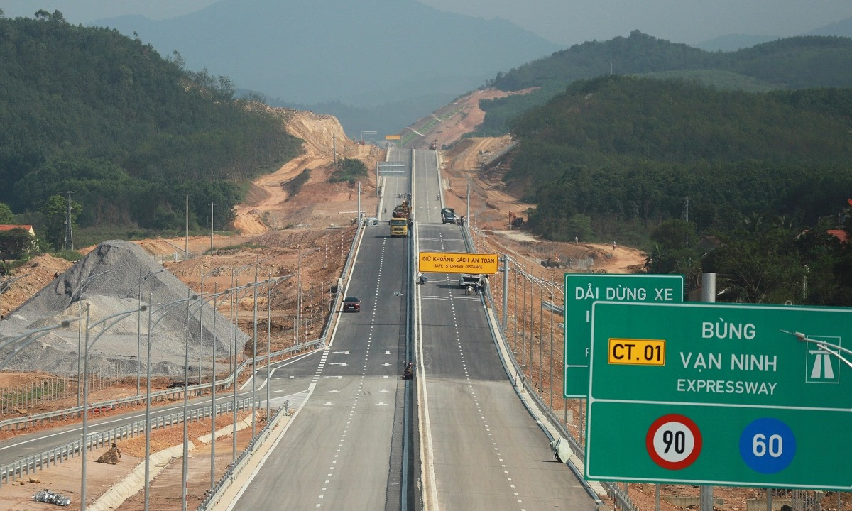 Chỉ 1 tháng nữa, tỉnh hẹp nhất Việt Nam sẽ thông xe 2 tuyến cao tốc chiến lược- Ảnh 2. Chỉ 1 tháng nữa, tỉnh hẹp nhất Việt Nam sẽ thông xe 2 tuyến cao tốc chiến lược- Ảnh 2.