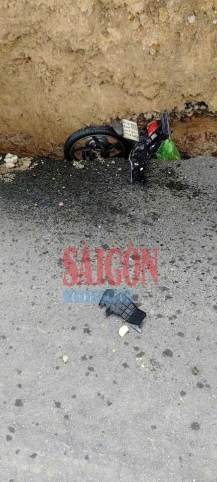 Đường dẫn lên cầu sụt lún nghiêm trọng sau 2 tuần khánh thành: 6 người bị thương, nguyên nhân ban đầu được xác định- Ảnh 2. Đường dẫn lên cầu sụt lún nghiêm trọng sau 2 tuần khánh thành: 6 người bị thương, nguyên nhân ban đầu được xác định- Ảnh 2.
