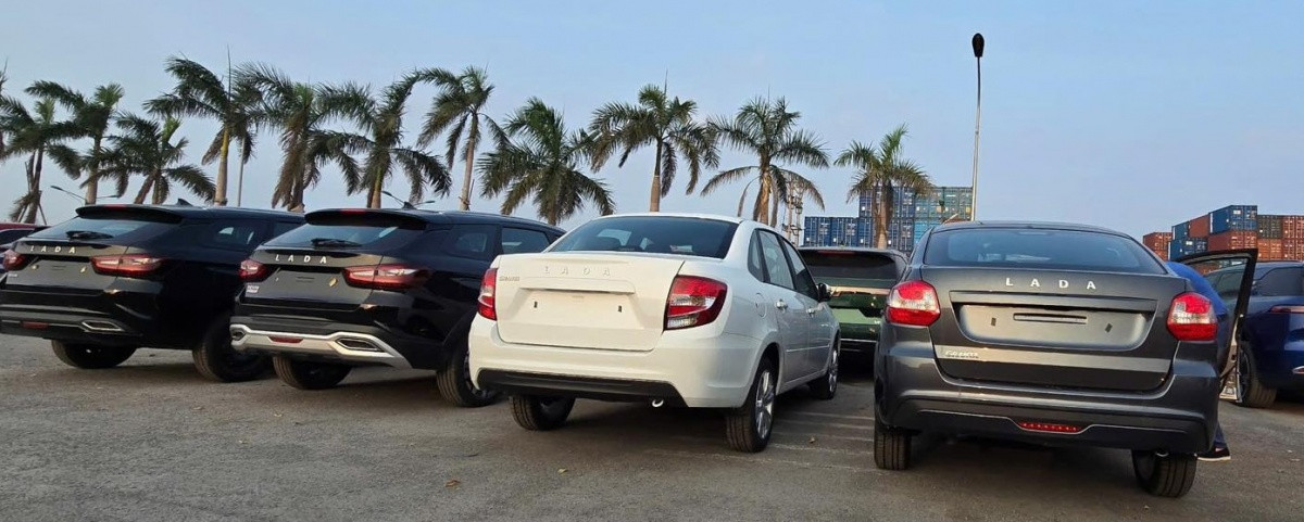 Xem trước lô xe ‘huyền thoại’ từ nước Nga vừa cập bến đến Việt Nam: Giá dự kiến chỉ 360 triệu, mẫu mã bắt mắt