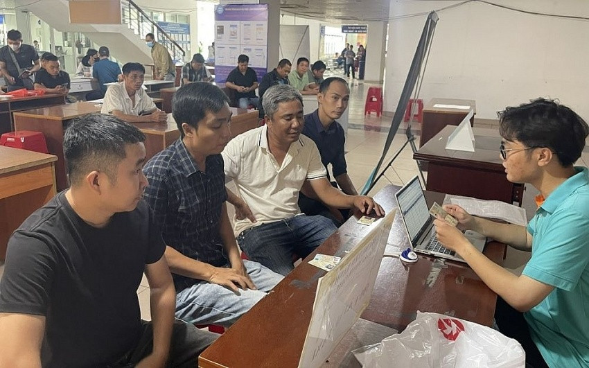 Công ty của tỷ phú Phạm Nhật Vượng tuyển dụng hơn 500 lao động, cam kết thu nhập lên đến 30 triệu đồng/tháng