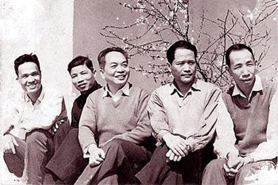 Gia đình đại tri thức duy nhất có 9 Giáo sư và Phó Giáo sư, 3 con rể đều là Tướng lừng danh của Quân đội Nhân dân Việt Nam - ảnh 4