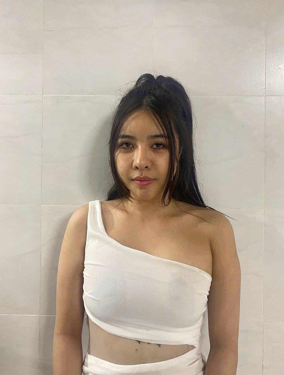 Tạm giữ Ngô Thị Quỳnh Trang (SN 1999) với hành vi ‘Môi giới mại dâm’ - ảnh 1