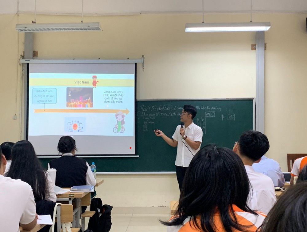 Cả nước thiếu 120.000 giáo viên, 60.000 biên chế chưa tuyển dụng được, Thủ tướng chỉ đạo 'nóng' - ảnh 1