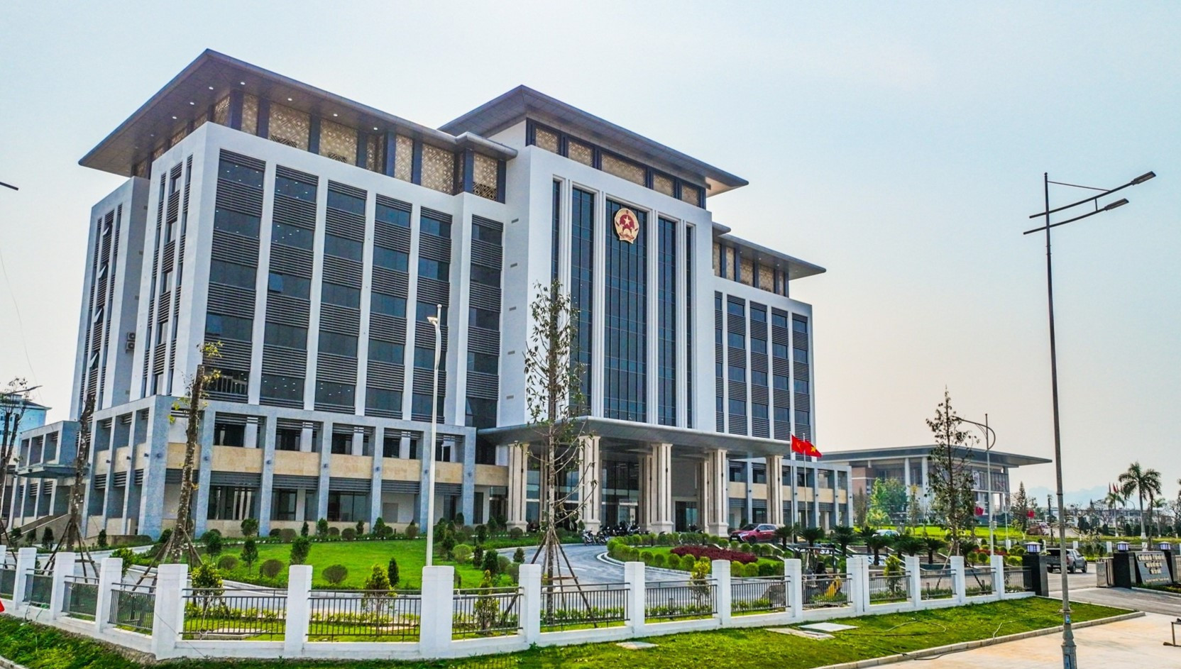 Trụ sở làm việc HĐND - UBND tỉnh Cao Bằng. Nguồn ảnh: Vietnamnet.vn Trụ sở làm việc HĐND - UBND tỉnh Cao Bằng. Nguồn ảnh: Vietnamnet.vn