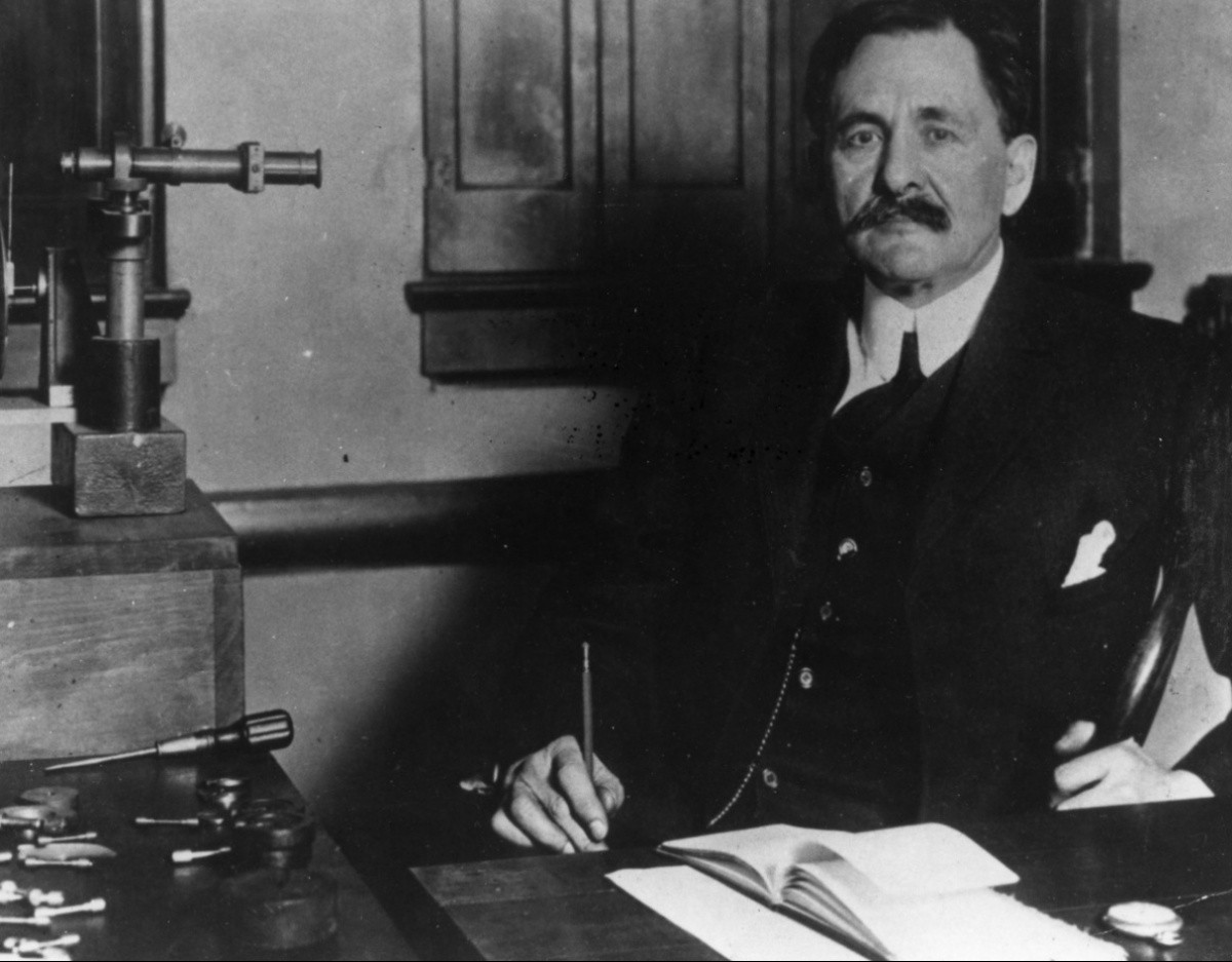Nhà khoa học thầm lặng truyền cảm hứng cho Einstein, là người đầu tiên đo được tốc độ ánh sáng với độ chính xác chưa từng có