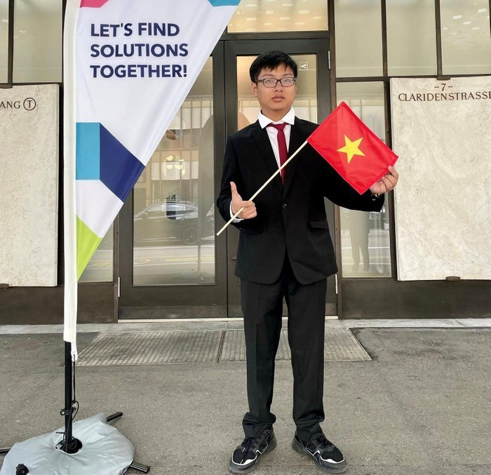 'Thần đồng' Hóa học Việt Nam đạt Huy chương Vàng Olympic Hóa học quốc tế 2023 với điểm số cao nhất đoàn, xếp thứ 7 thế giới - ảnh 3