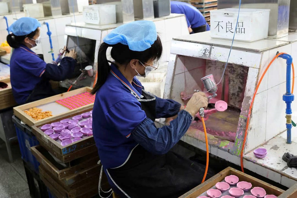 750.000 USD hàng bị hủy, 1 triệu USD máy móc không thể di dời: Doanh nghiệp Mỹ ở Trung Quốc 'chết đứng' vì thuế 145% - ảnh 1