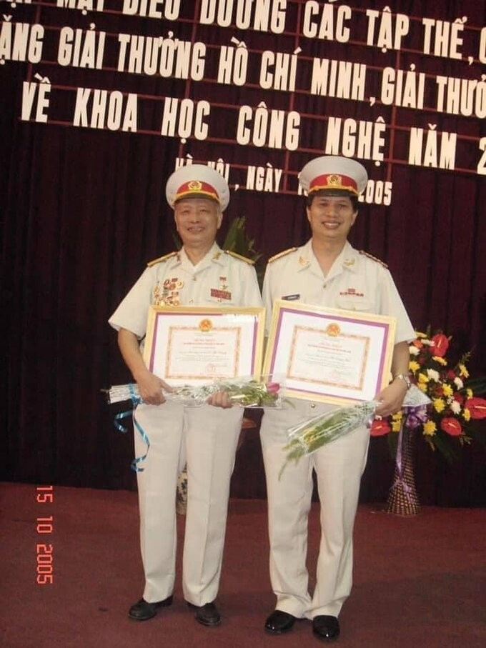 Gia đình duy nhất Việt Nam có 3 bố con cùng vinh dự được nhận Giải thưởng Hồ Chí Minh, 2/3 người mang hàm tướng quân đội - ảnh 3