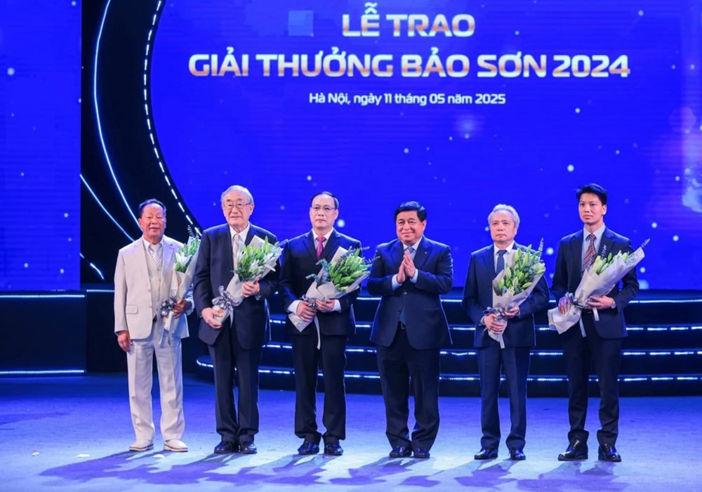 Đại gia Việt đem 500 tỷ gửi tiết kiệm lấy lãi để làm giải thưởng khoa học, xây khu vui chơi ‘trăm triệu đô’ đình đám nhất Hà Nội 20 năm về trước - ảnh 1