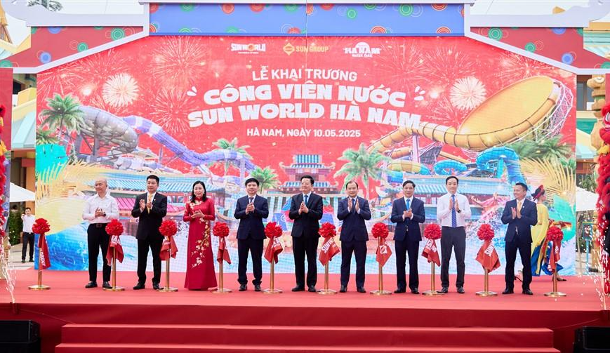 Công viên nước đầu tiên tại Việt Nam được vận hành cả ban ngày và ban đêm, có trò chơi độc nhất Đông Nam Á chính thức khai trương- Ảnh 1. Công viên nước đầu tiên tại Việt Nam được vận hành cả ban ngày và ban đêm, có trò chơi độc nhất Đông Nam Á chính thức khai trương- Ảnh 1.