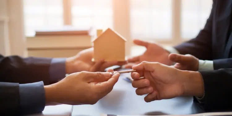 Đánh thuế 20% lãi chuyển nhượng bất động sản: Kỳ vọng chặn đầu cơ nhưng rủi ro gánh nặng sẽ… chờ ai?- Ảnh 3. Đánh thuế 20% lãi chuyển nhượng bất động sản: Kỳ vọng chặn đầu cơ nhưng rủi ro gánh nặng sẽ… chờ ai?- Ảnh 3.