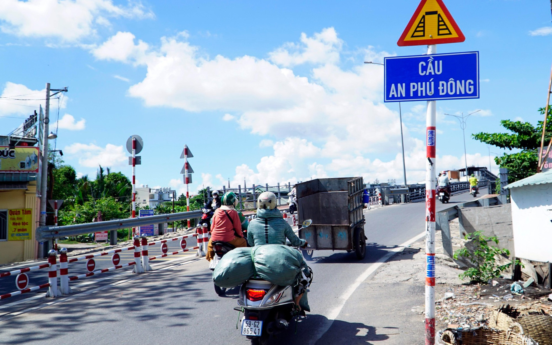 Hiện trạng cầu sắt An Phú Đông. Nguồn ảnh: Báo Dân Việt Hiện trạng cầu sắt An Phú Đông. Nguồn ảnh: Báo Dân Việt