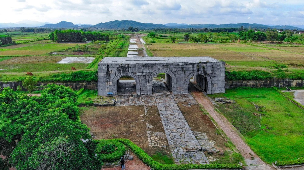 Tòa thành đá duy nhất còn lại ở Đông Nam Á, chỉ mất 3 tháng xây dựng nhưng lại có kiến trúc ‘độc nhất vô nhị’ ở Việt Nam- Ảnh 1. Tòa thành đá duy nhất còn lại ở Đông Nam Á, chỉ mất 3 tháng xây dựng nhưng lại có kiến trúc ‘độc nhất vô nhị’ ở Việt Nam- Ảnh 1.