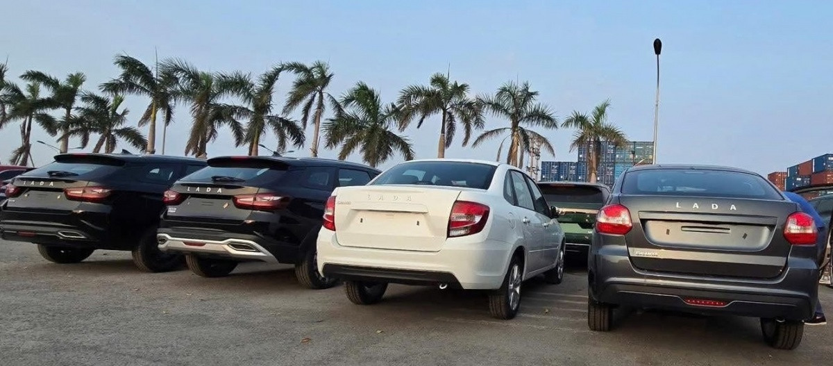 Ô tô bán chạy nhất ở Nga Lada đã cập cảng Việt Nam: Mệnh danh ‘nồi đồng cối đá’ nhưng vẫn gây tranh cãi ở điểm này