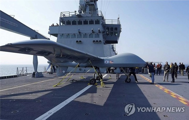 Tàu sân bay Hàn Quốc sẽ trang bị phi đội UAV thay vì máy bay chiến đấu F-35 ảnh 1