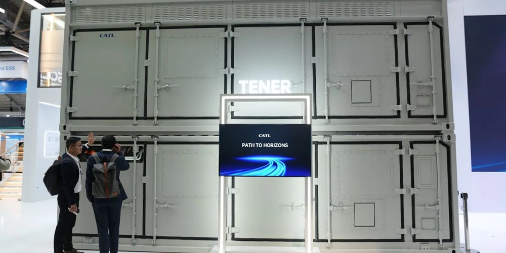Đối tác VinFast trình làng công nghệ pin chưa từng có: Dung lượng khủng 9MWh, có thể sạc 150 xe điện, chịu được bão cấp 5 lẫn động đất cấp 9 - ảnh 1