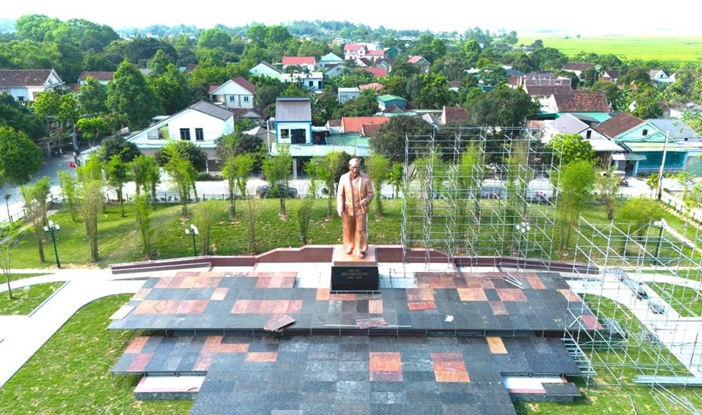 Tượng Bác Hồ bằng đồng nặng 6 tấn sắp được khánh thành tại Làng Sen - ảnh 2
