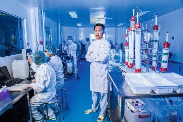 Tiến sĩ là 'cha đẻ' của vaccine Covid-19 'made in Vietnam' đầu tiên vừa qua đời: Tài sản hàng nghìn tỷ, lấy con gái gia tộc quyền lực bậc nhất cả nước - ảnh 2