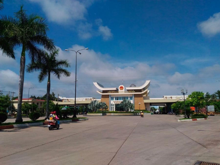 Chỉ hơn chục ngày nữa, tuyến cao tốc gần 20.000 tỷ kết nối TP. HCM với tỉnh có 16 cửa khẩu của Việt Nam sẽ đạt dấu mốc quan trọng- Ảnh 2. Chỉ hơn chục ngày nữa, tuyến cao tốc gần 20.000 tỷ kết nối TP. HCM với tỉnh có 16 cửa khẩu của Việt Nam sẽ đạt dấu mốc quan trọng- Ảnh 2.