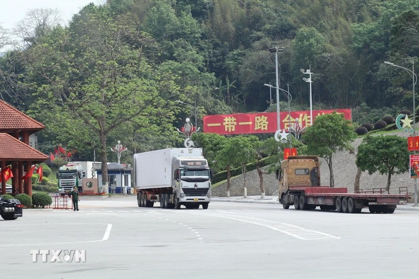 Chính thức khai trương tuyến đường bộ vận tải quốc tế giữa Việt Nam - Trung Quốc- Ảnh 1. Chính thức khai trương tuyến đường bộ vận tải quốc tế giữa Việt Nam - Trung Quốc- Ảnh 1.