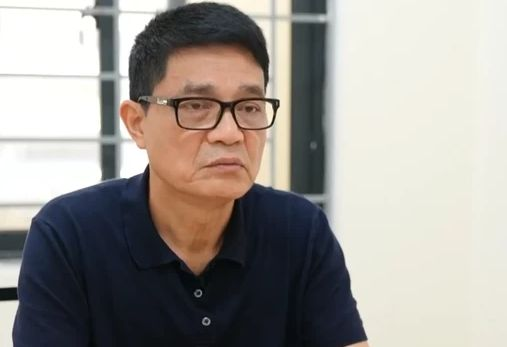 Cựu Cục trưởng ATTP - Bộ Y tế khai 5 lần được cấp dưới 'mang phong bì về cho sếp'